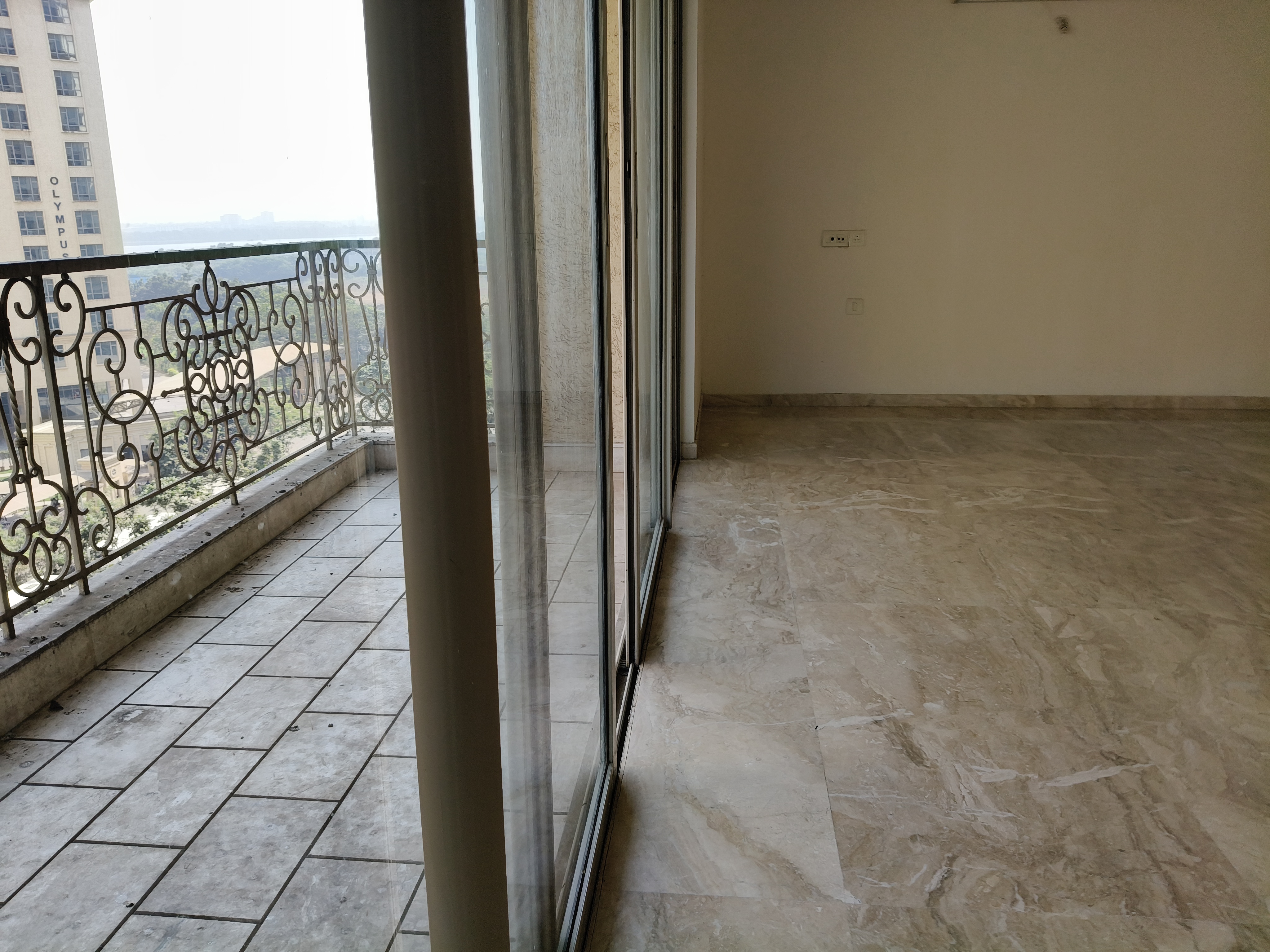 4 BHK + Extra Room 2000 Sq.Ft. Apartment in Hiranandani Estate Rodas Enclave