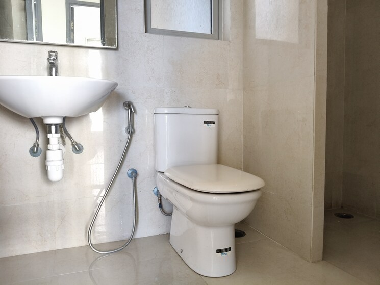 Bathroom, hiranandani-estate-rodas-enclave 4 Bedroom 2000 Sq.Ft. Apartment In Ghodbunder Road Thane 8655460