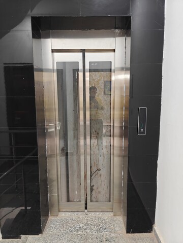Building Lobby in 2 BHK Builder Floor at Uday Arden 45, Sector 45 – for Rent