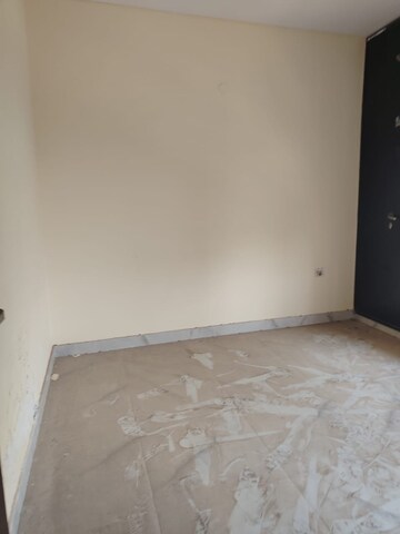 Room in 3 BHK Builder Floor at BPTP Elite Floors, Sector 83 – for Rent