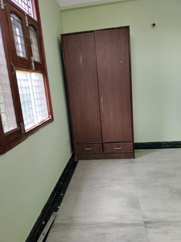 Room in 2 BHK Builder Floor at Landmark Avenue, Sector 47 – for Rent