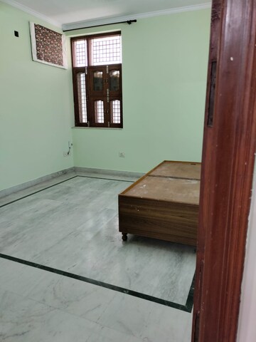 Room in 2 BHK Builder Floor at Landmark Avenue, Sector 47 – for Rent