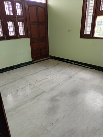 Room in 2 BHK Builder Floor at Landmark Avenue, Sector 47 – for Rent