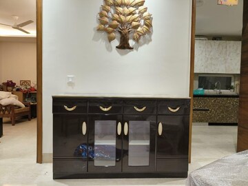 Furnished Amenities in 4 BHK Builder Floor at Saket – for Rent
