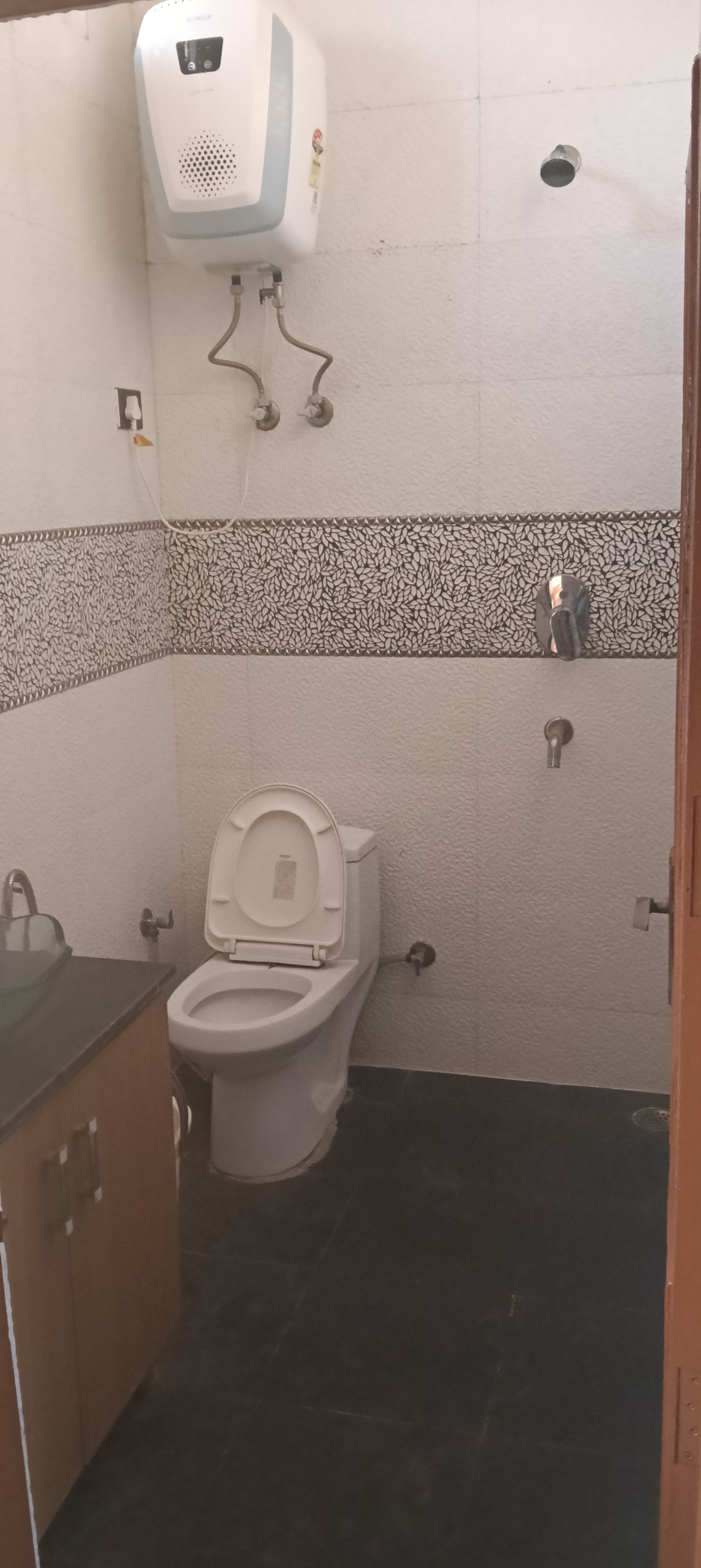 1 RkBuilder Floor For Rent in Lajpat Nagar I