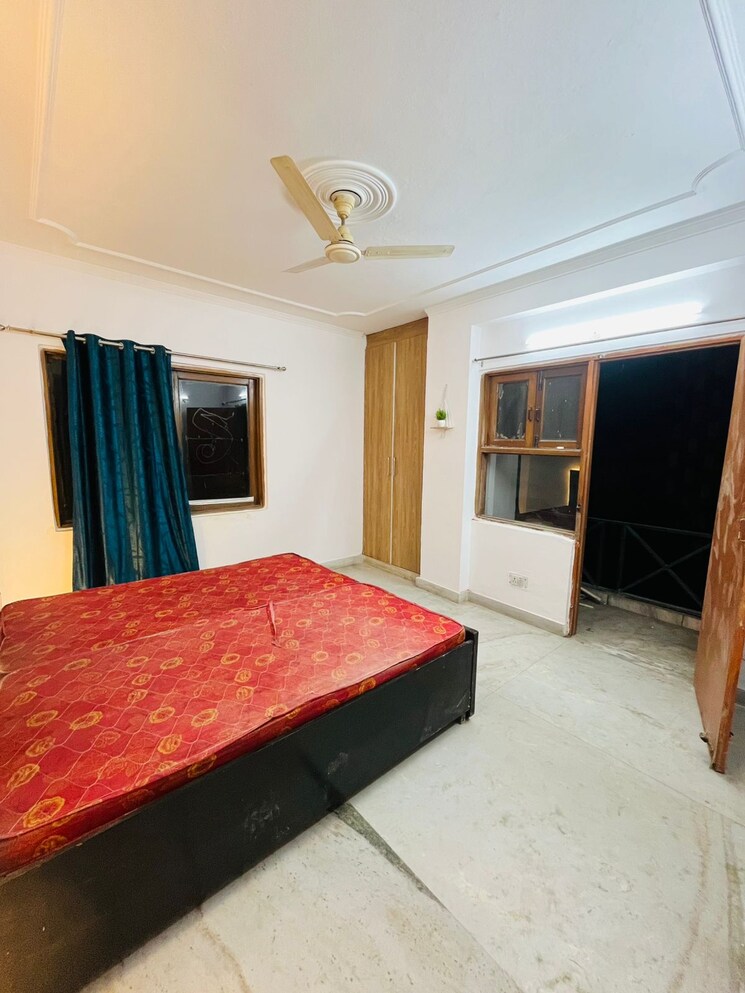 Bedroom, freedom fighters enclave 3 Bedroom 1600 Sq.Ft. Builder Floor In Freedom Fighters Enclave Delhi 8655719