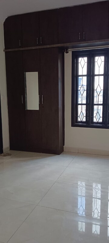 Room in 1 BHK Builder Floor at Ejipura – for Rent