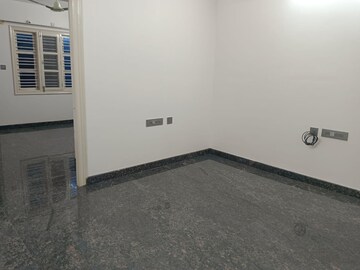 Room in 1 BHK Builder Floor at Ejipura – for Rent