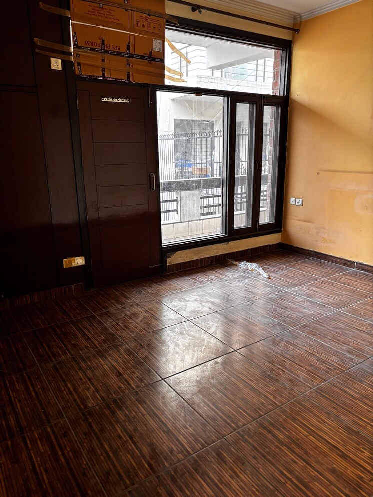 Room, apex-apartments 3 Bedroom 350 Sq.Yd. Builder Floor In Sector 45 Gurgaon 8655803