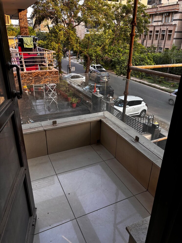 Balcony, apex-apartments 3 Bedroom 350 Sq.Yd. Builder Floor In Sector 45 Gurgaon 8655803