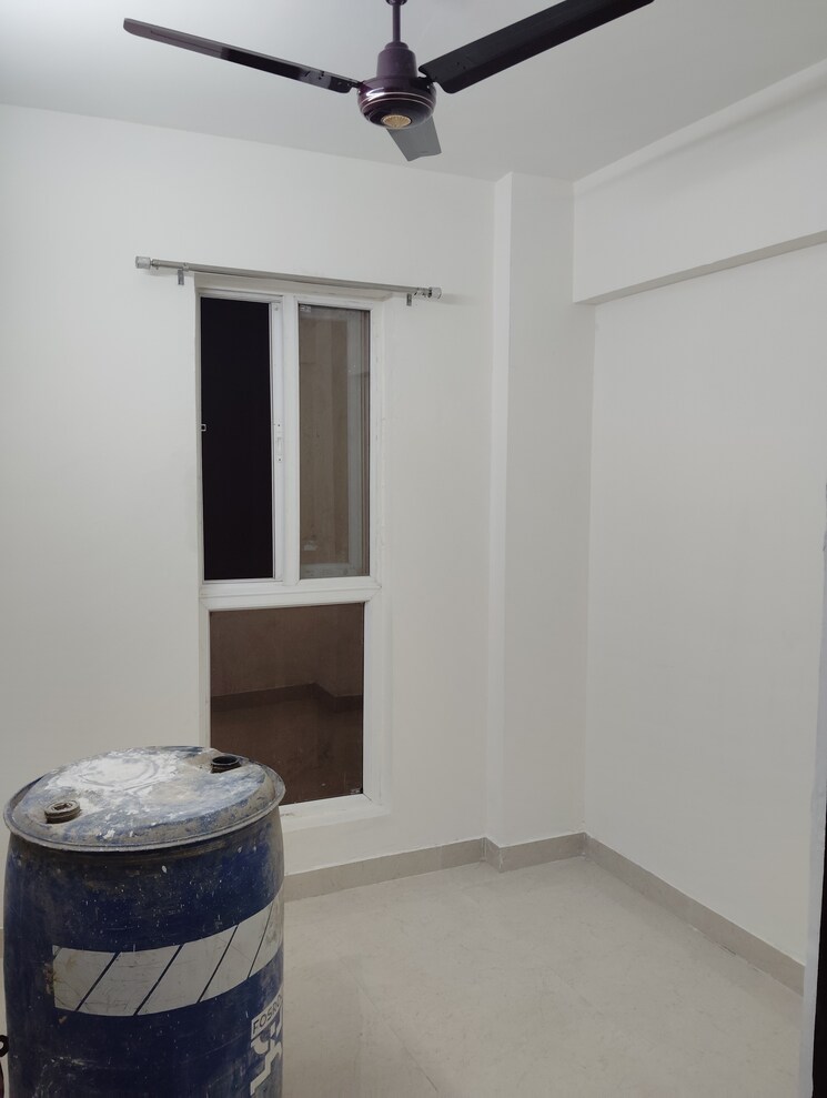 Room, signature-global-proxima-phase-2 1 Bedroom 665 Sq.Ft. Apartment In Sector 89 Gurgaon 8655742