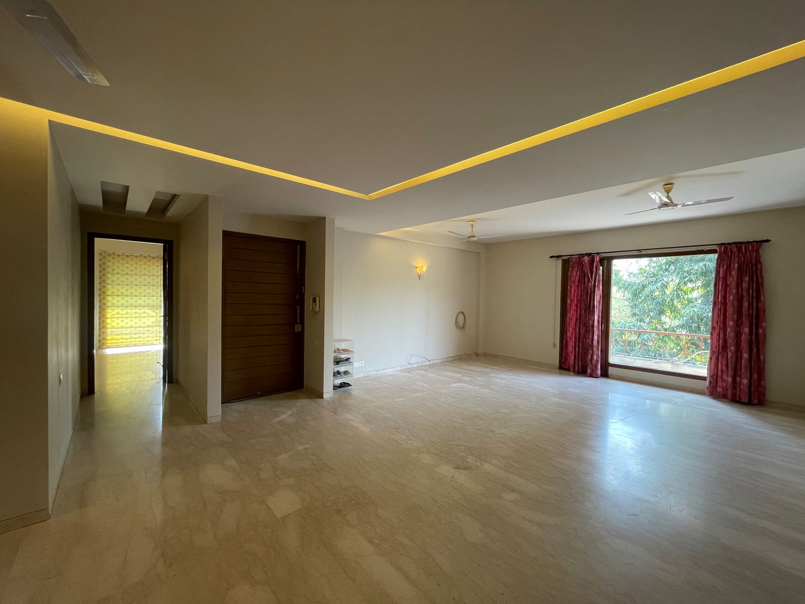 3 BHK + Servant Room Builder Floor For Rent in Defence Colony