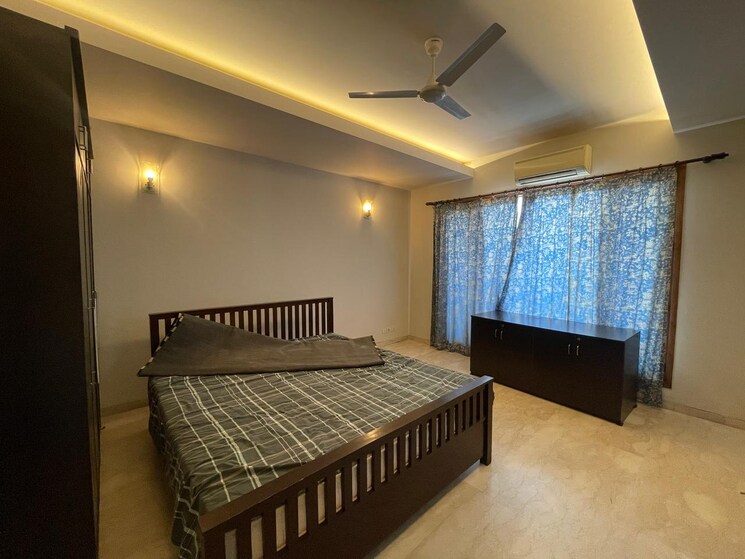 Bedroom, defence colony 3 Bedroom 3000 Sq.Ft. Builder Floor In Defence Colony Delhi 8655814