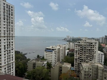 Master Plan in 4 BHK Apartment at Colaba – for Rent