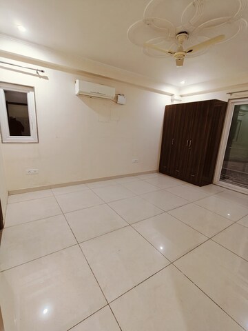 Bathroom in 3 BHK Builder Floor at Gupta Awas, Sector 43 – for Rent