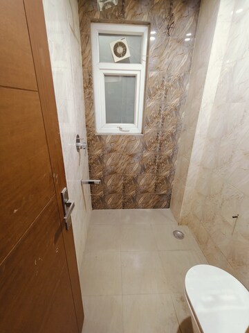 Bathroom in 3 BHK Builder Floor at Gupta Awas, Sector 43 – for Rent