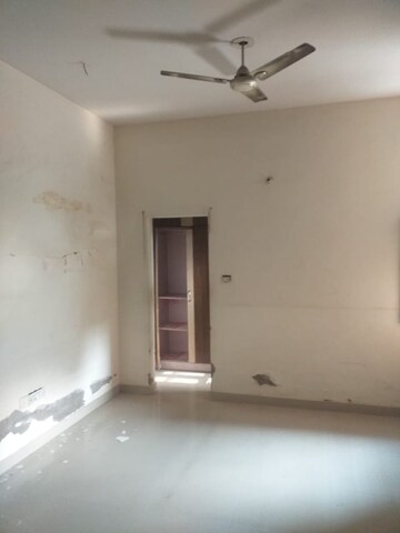 1 BHK Independent House For Rent in Beta I Greater Noida