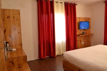 Bedroom in 6+ BHK Independent House at Sector 17 – for Sale