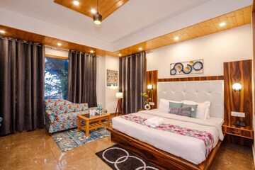 Bedroom in 6+ BHK Independent House at Sector 17 – for Sale
