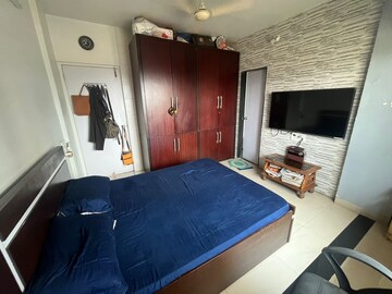 Bedroom in 2 BHK Apartment at Aristo Lloyds Estate, Wadala East – for Rent