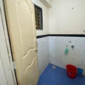 Bathroom in 1 BHK Apartment at Sion – for Rent