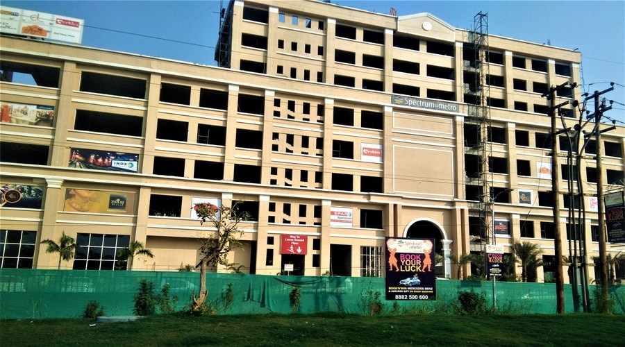 Retail Shop For Sale in Spectrum Metro