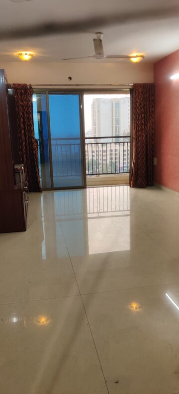 Room in 2 BHK Apartment at K Raheja Corp Maple Leaf, Powai – for Rent