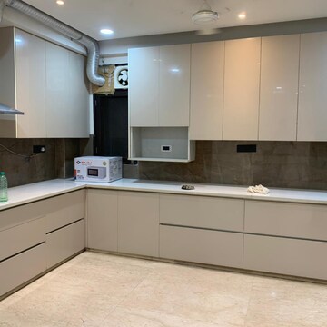 Kitchen in 4 BHK Builder Floor at Dlf Phase ii – for Rent