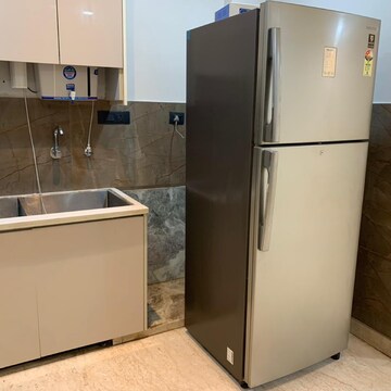 Kitchen in 4 BHK Builder Floor at Dlf Phase ii – for Rent