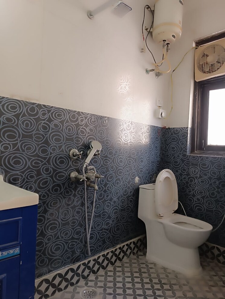 Bathroom, malviya nagar 2 Bedroom 900 Sq.Ft. Apartment In Malviya Nagar Delhi 8656035