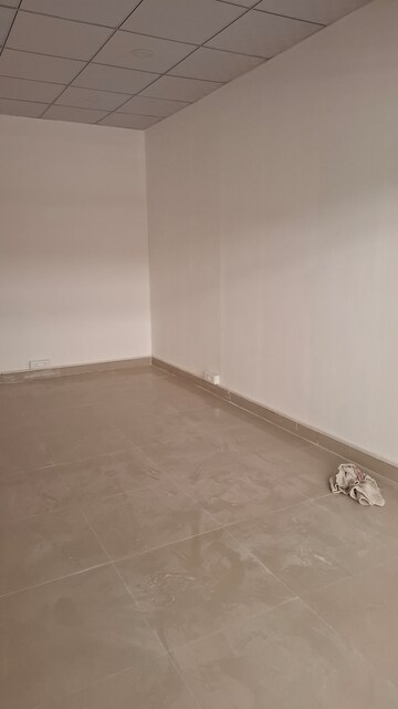 Furnished Amenities in  Shop at Gaur City Center, Sector 4 Greater Noida – for Rent