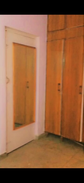 Furnished Amenities in 2.5 BHK Builder Floor at RWA Apartments Sector 26, Sector 26 – for Rent