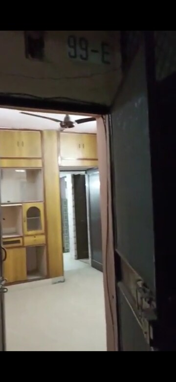 Furnished Amenities in 2.5 BHK Builder Floor at RWA Apartments Sector 26, Sector 26 – for Rent