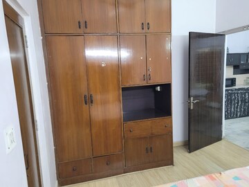 Furnished Amenities in 2 BHK Builder Floor at East Of Kailash – for Rent