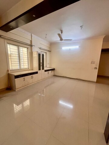 Room in 3 BHK Apartment at Indiranagar – for Sale