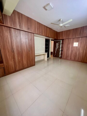 Room in 3 BHK Apartment at Indiranagar – for Sale