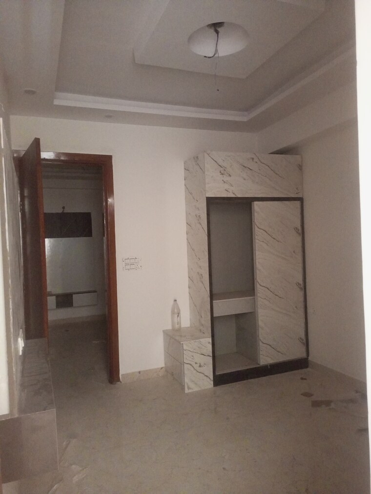 undefined, sector 73 2 Bedroom 1050 Sq.Ft. Builder Floor In Sector 73 Noida 8656347