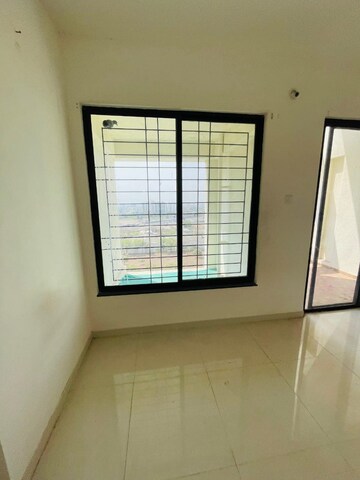 Room in 2 BHK Apartment at Majestique City, Wagholi – for Rent