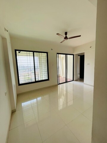 Room in 2 BHK Apartment at Majestique City, Wagholi – for Rent