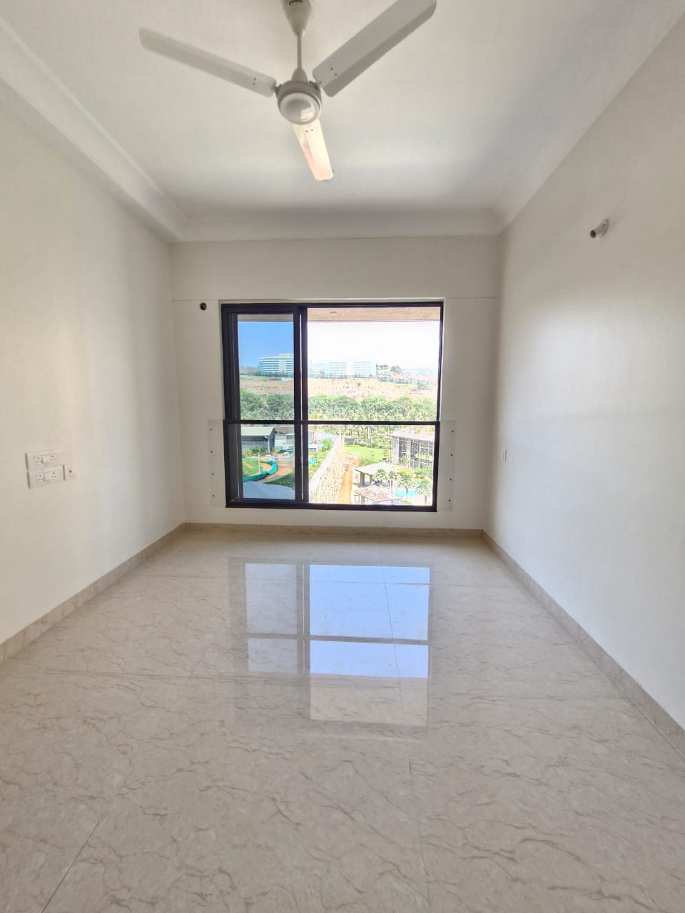 1 BHK + Extra Room Apartment For Rent in K Raheja Raheja Residency