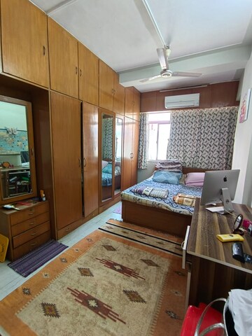 1 BHK Apartment For Sale in Colaba