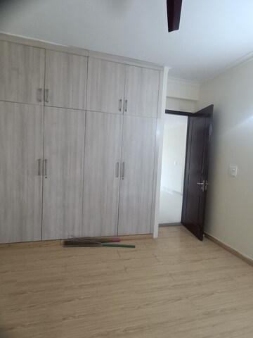 Room in 4 BHK Builder Floor at Ansal API Esencia, Sector 67 – for Rent