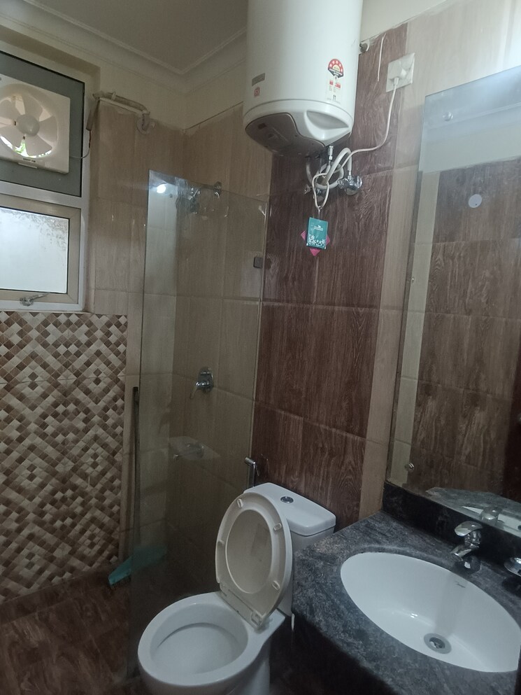 Bathroom, ansal-api-esencia 4 Bedroom 3300 Sq.Ft. Builder Floor In Sector 67 Gurgaon 8656508