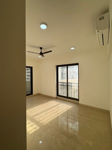 Master Bedroom in 2.5 BHK Apartment at Mirchandani Triton, Santacruz West – for Rent