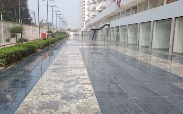Shop For Sale in Sector 27a