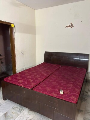 Bedroom in 2 BHK Apartment at RWA Tomar Colony, Mukundpur – for Sale