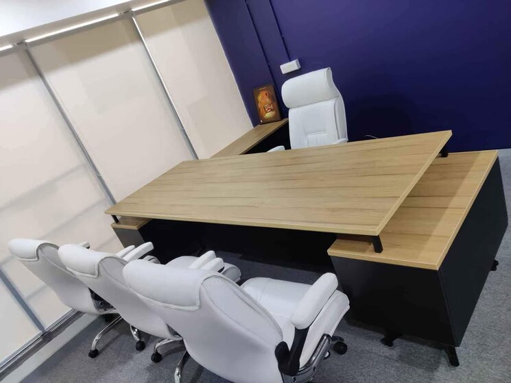 Team Area, regal square Commercial Office Space 2000 Sq.Ft. In Regal Square Indore 8656441