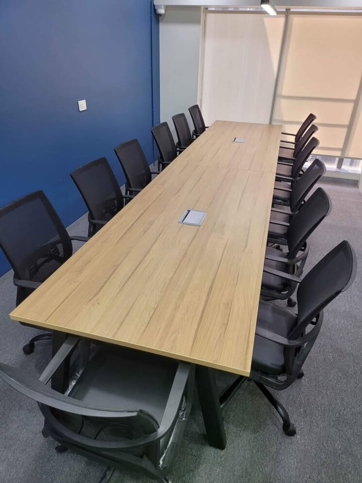 Team Area, regal square Commercial Office Space 2000 Sq.Ft. In Regal Square Indore 8656441