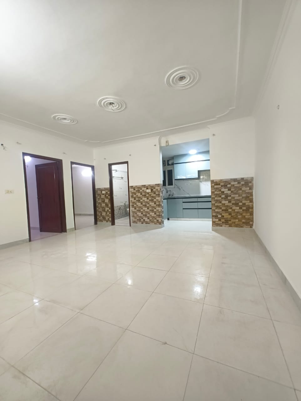 2 BHK Builder Floor For Rent in Saket