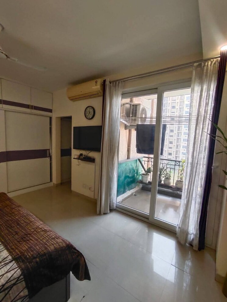 Room, tulip-purple 4 Bedroom 2400 Sq.Ft. Apartment In Sector 69 Gurgaon 8656497